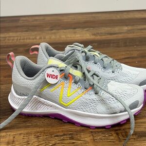 New Balance Kids' Gray and Yellow Sneakers NEW size 4